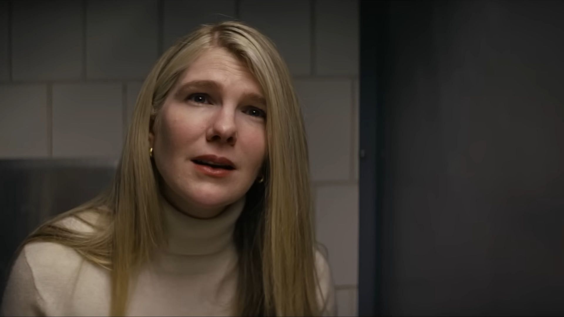 Julia is running away from her past (Image via Sony Pictures Releasing)